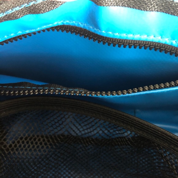 SKIMP Toiletry travel bag - Picture 4 of 5